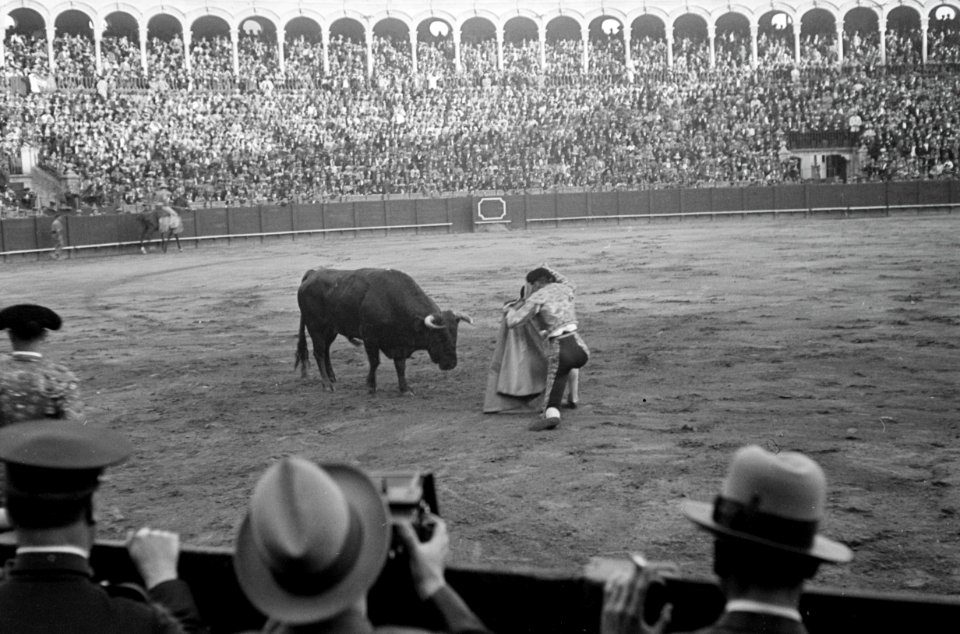 ETH-BIB-Stierkampf in Sevilla-Nordafrikaflug 1932-LBS MH02-13-0555
