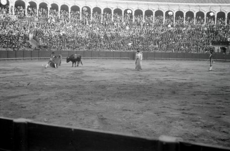 ETH-BIB-Stierkampf in Sevilla-Nordafrikaflug 1932-LBS MH02-13-0559