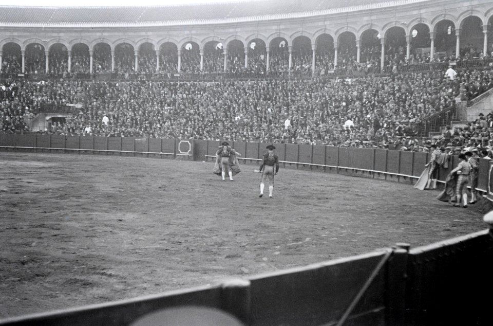 ETH-BIB-Stierkampfarena in Sevilla-Nordafrikaflug 1932-LBS MH02-13-0522