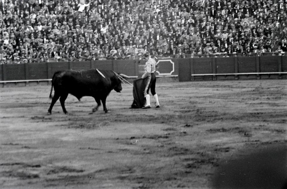 ETH-BIB-Stierkampf in Sevilla-Nordafrikaflug 1932-LBS MH02-13-0527