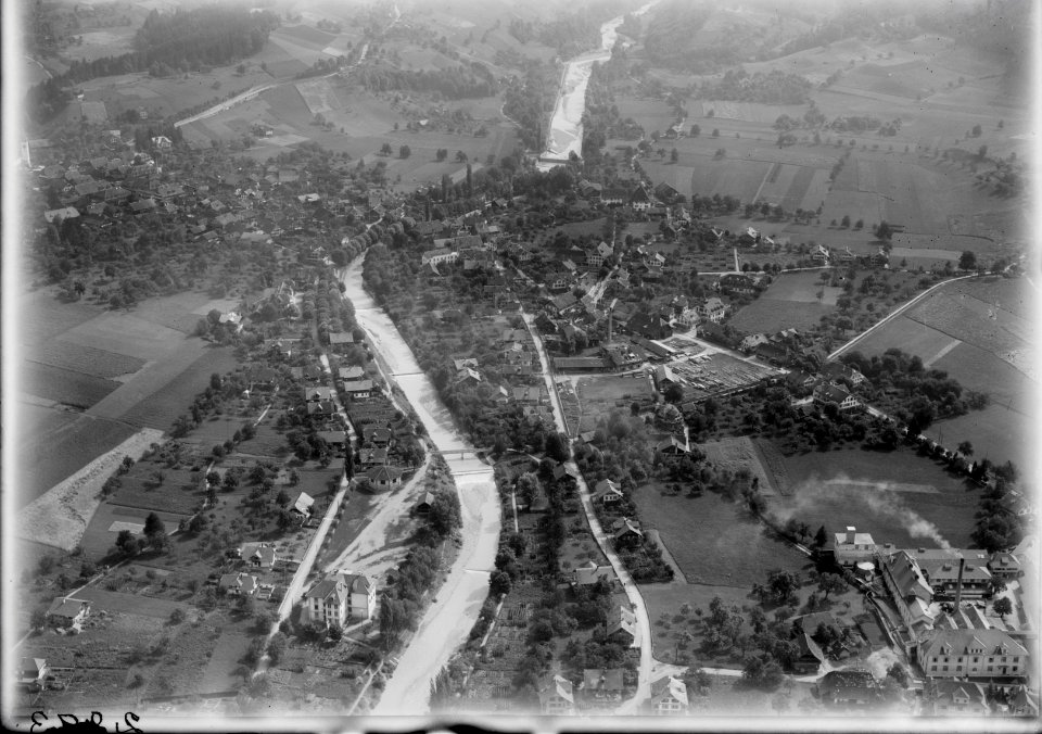 ETH-BIB-Steffisburg bei Thun aus 500 m-Inlandflüge-LBS MH01-002893