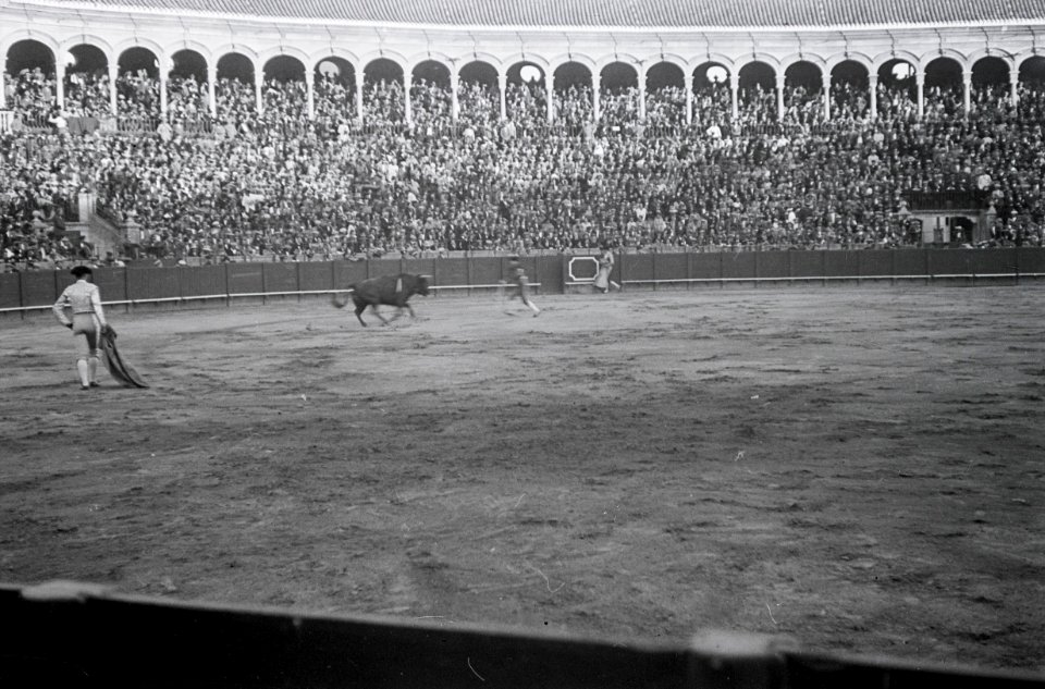 ETH-BIB-Stierkampf in Sevilla-Nordafrikaflug 1932-LBS MH02-13-0560