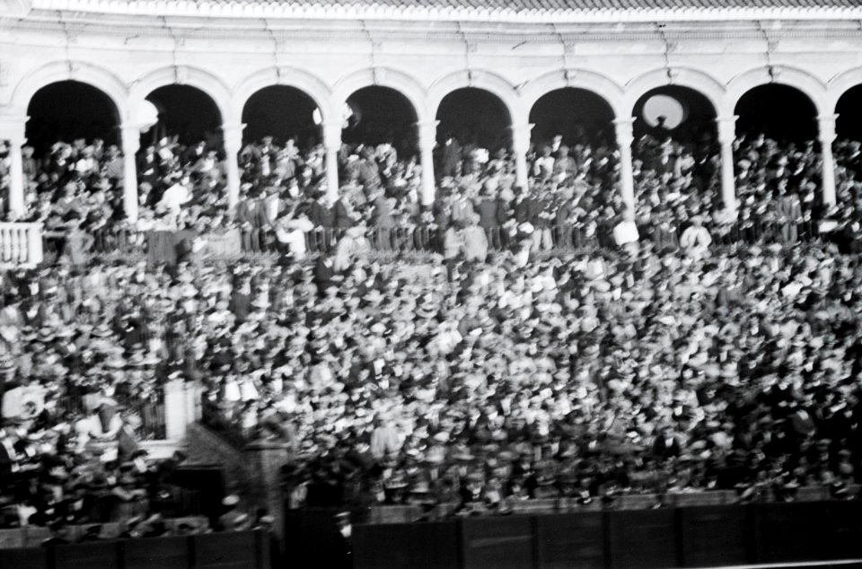 ETH-BIB-Stierkampfarena von Sevilla -unscharf--Nordafrikaflug 1932-LBS MH02-13-0548