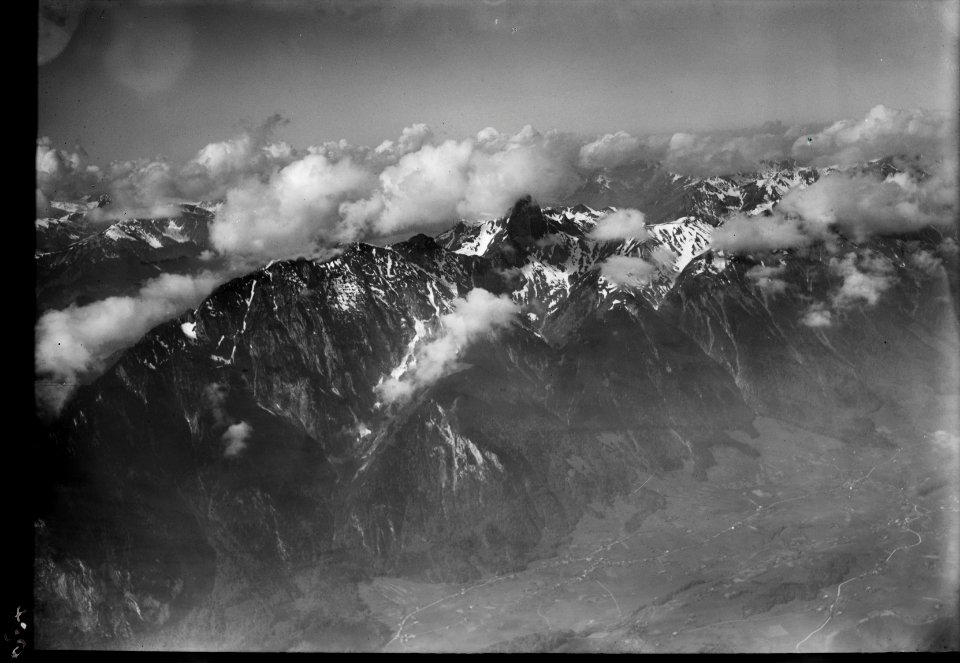 ETH-BIB-Stockhornkette v. N. aus 3000 m-Inlandflüge-LBS MH01-000436
