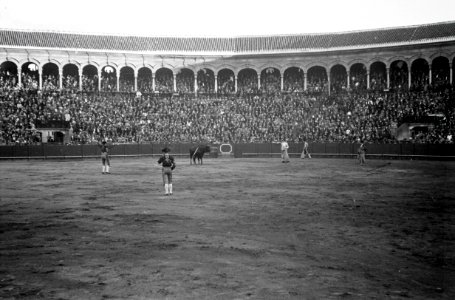ETH-BIB-Stierkampf in Sevilla-Nordafrikaflug 1932-LBS MH02-13-0558