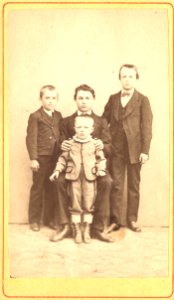 ETH-BIB-Stodola, Aurel (1859-1942), im Kreis der jüngeren Brüder-Portrait-Portr 06948