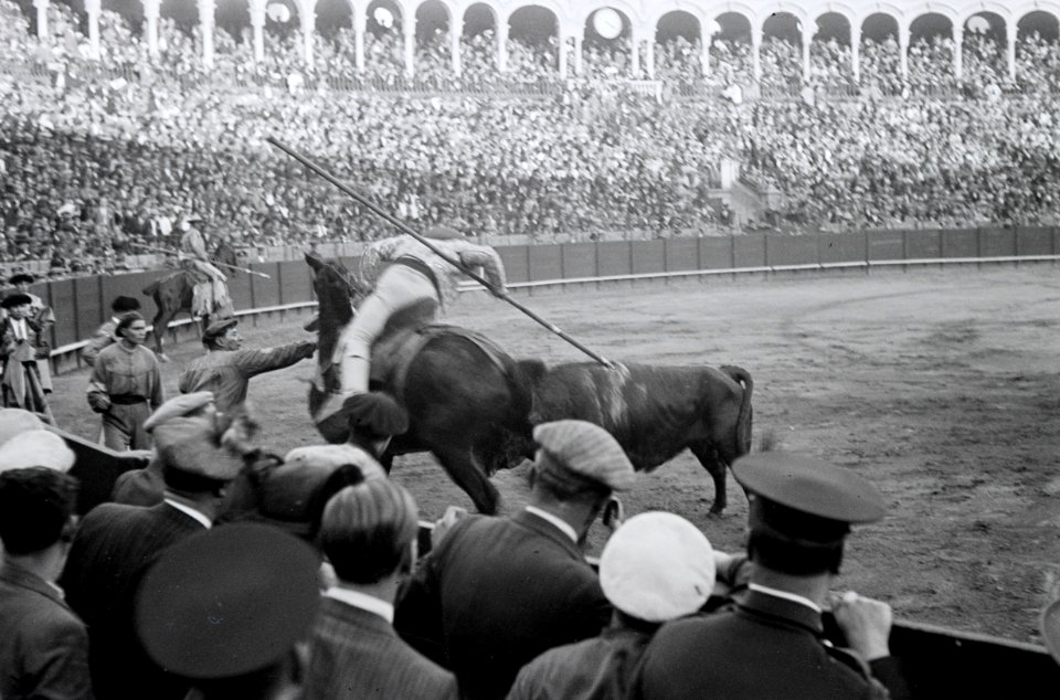 ETH-BIB-Stierkampf in Sevilla-Nordafrikaflug 1932-LBS MH02-13-0553