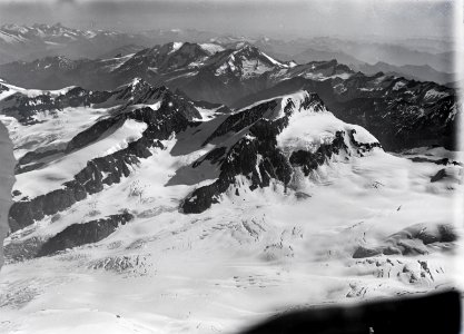 ETH-BIB-Strahlhorn, Rimpfischhorn, Weissmies v. S. W. aus 5000 m-Inlandflüge-LBS MH01-001020