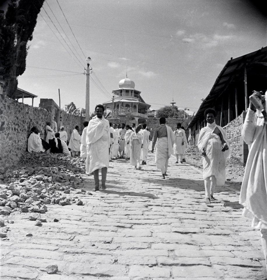 ETH-BIB-Strasse in Addis Abeba mit kaiserlichem Palast im Hintergrund-Abessinienflug 1934-LBS MH02-22-0327