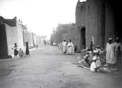 ETH-BIB-Strassenszene in Kano-Tschadseeflug 1930-31-LBS MH02-08-0619