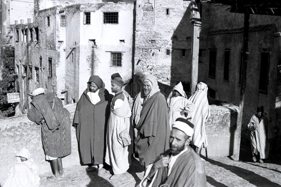 ETH-BIB-Strassenszene in Fès-Nordafrikaflug 1932-LBS MH02-13-0377