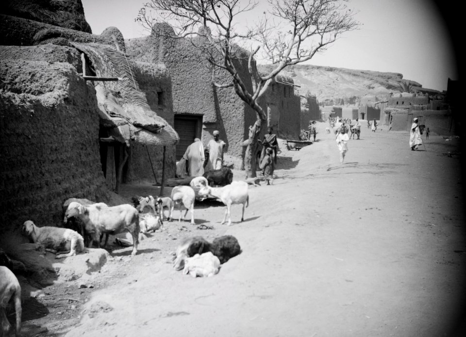 ETH-BIB-Strassenszene in Kano-Tschadseeflug 1930-31-LBS MH02-08-0622