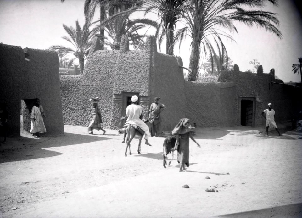 ETH-BIB-Strassenszene in Kano-Tschadseeflug 1930-31-LBS MH02-08-0617