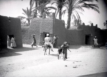 ETH-BIB-Strassenszene in Kano-Tschadseeflug 1930-31-LBS MH02-08-0617