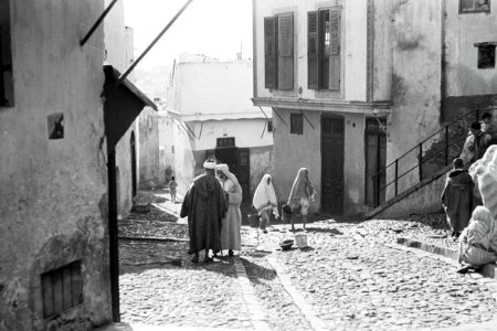 ETH-BIB-Strassenszene in Tanger-Nordafrikaflug 1932-LBS MH02-13-0456