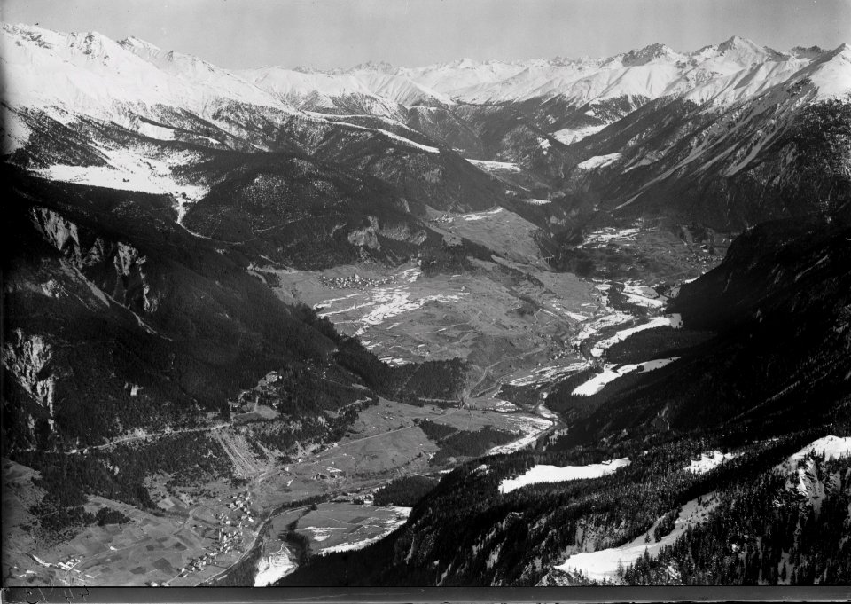 ETH-BIB-Surava, Alvaneu Bad, Filisur, Schmitten, Landwasser, Älplihorn v. W. aus 3000 m-Inlandflüge-LBS MH01-004473