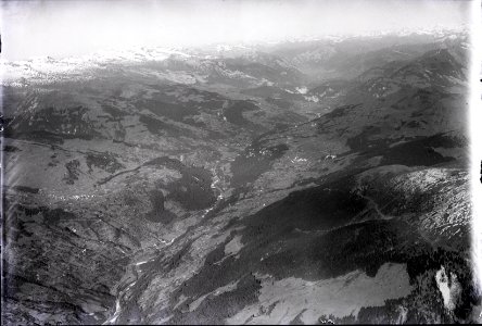 ETH-BIB-Surselva, Breil, Brigels, Danis, Tavanasa, Waltensburg, Flond, Ems, Rheintal v. W. aus 3400 m-Inlandflüge-LBS MH01-003560