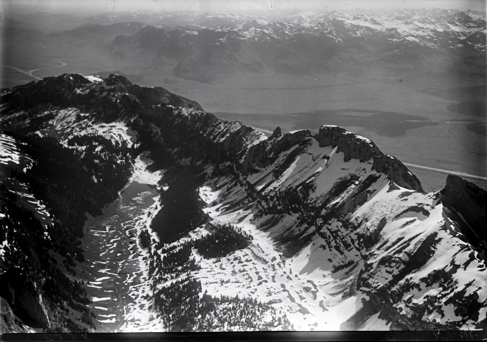 ETH-BIB-Säntisersee, Stauberenfirst, Heuberg, Hoher Kasten v. S. W. aus 2400 m-Inlandflüge-LBS MH01-003649