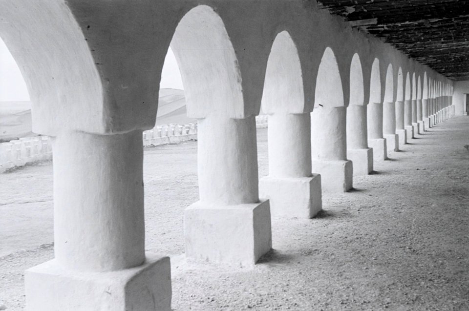 ETH-BIB-Säulenreihe in Beni-Abbès-Nordafrikaflug 1932-LBS MH02-13-0196