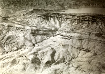 ETH-BIB-Südliche Längstäler in Loristan-Persienflug 1924-1925-LBS MH02-02-0058-AL-FL