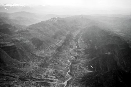 ETH-BIB-Tal des Rio Basa, etwa 40 km nördlich der Stadt Huesca, Blick Richtung Osten-Weitere-LBS MH02-41-0015