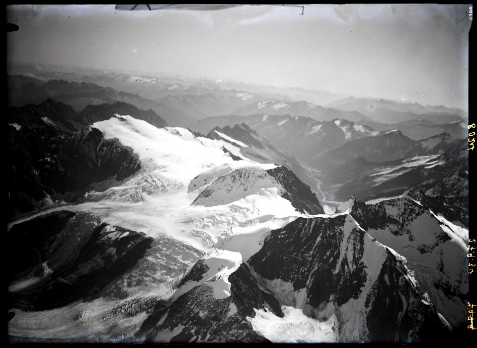 ETH-BIB-Sustenhorn, Gwächtenhorn, Göschenertal, Tessinerberge-Inlandflüge-LBS MH01-008024