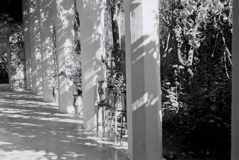 ETH-BIB-Säulengang in einem Garten in Fès-Nordafrikaflug 1932-LBS MH02-13-0340