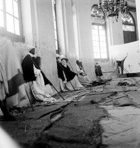 ETH-BIB-Tanzpause der Hohen Priester in der heiligen Kirche von Debre-Libanos-Abessinienflug 1934-LBS MH02-22-0296