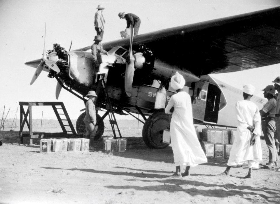 ETH-BIB-Tanken in Mongalla-Kilimanjaroflug 1929-30-LBS MH02-07-0131