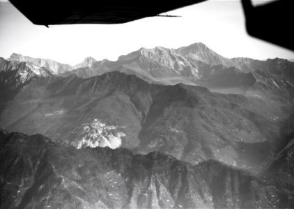 ETH-BIB-Teil der Alpen in Italien-Kilimanjaroflug 1929-30-LBS MH02-07-0393