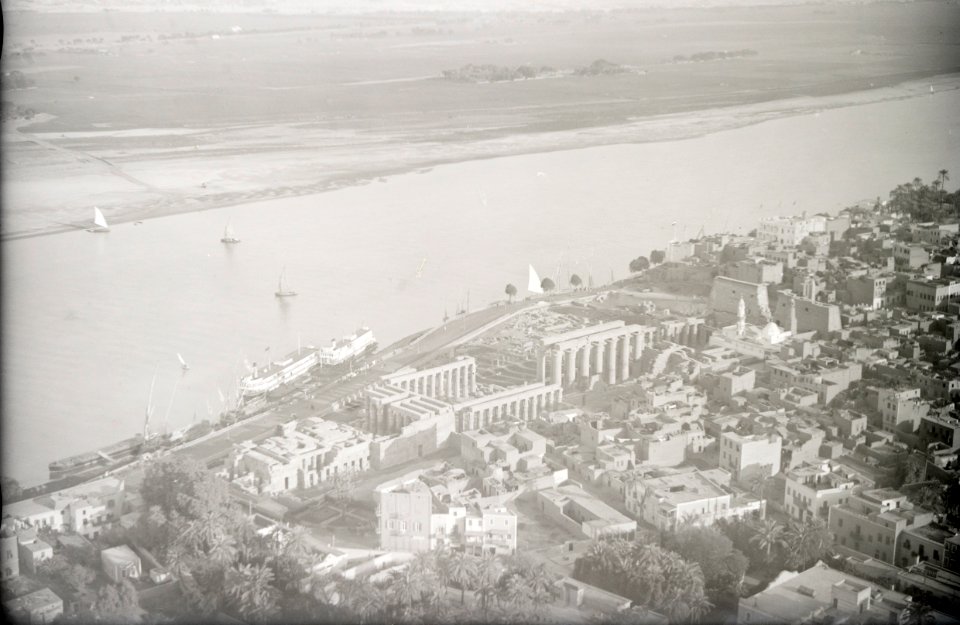 ETH-BIB-Tempel von Luxor-Kilimanjaroflug 1929-30-LBS MH02-07-0179