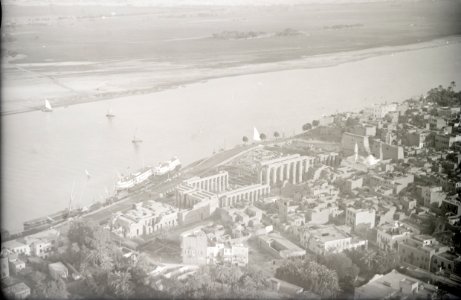 ETH-BIB-Tempel von Luxor-Kilimanjaroflug 1929-30-LBS MH02-07-0179