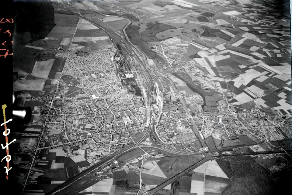ETH-BIB-Tergnier (Département Aisne), Zusammenschluss von Canal de Saint-Quentin und Canal de la Sambre à l’Oise-Inlandflüge-LBS MH01-008204
