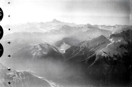 ETH-BIB-Tal der Torrent - Mont Dauphin - Mt. Viso von W. aus 4500 m Höhe-Mittelmeerflug 1928-LBS MH02-05-0096