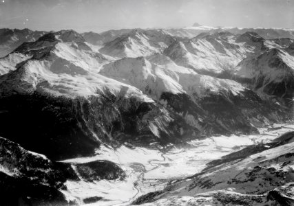 ETH-BIB-Tal in den Westalpen-Tschadseeflug 1930-31-LBS MH02-08-0012