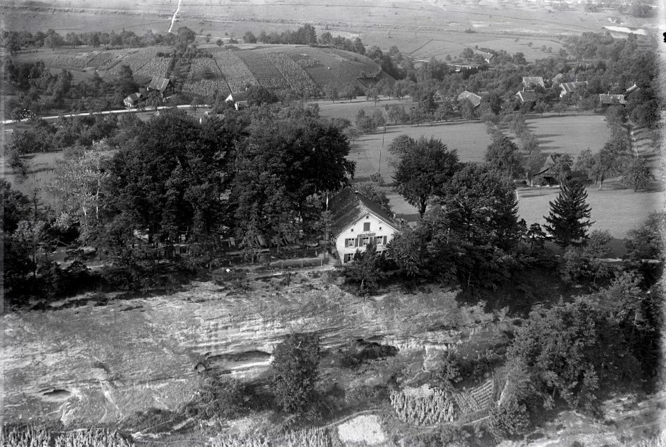 ETH-BIB-Thal, Steinener Tisch aus 50 m-Inlandflüge-LBS MH01-003532