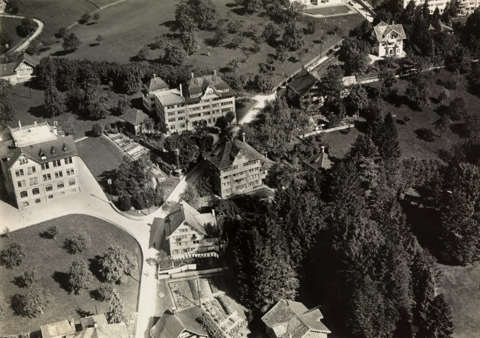 ETH-BIB-Teufen (AR) mit Schulhaus Hörli (l.) und Töchterinstitut Buser (r.)-Inlandflüge-LBS MH03-1515