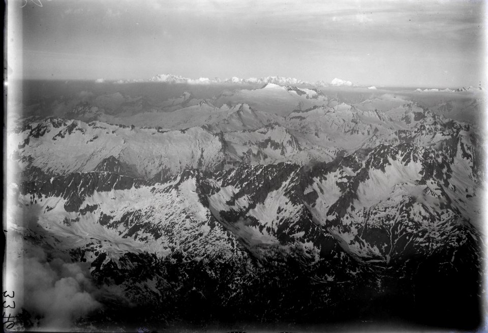 ETH-BIB-Tessiner Alpen, Piz Basadino, Walliser Alpen v. O. aus 3500 m-Inlandflüge-LBS MH01-003376
