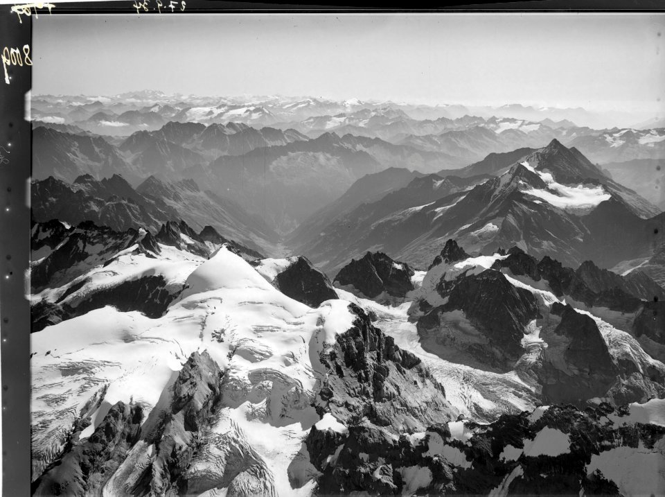 ETH-BIB-Titlis, Meiental, Graubündneralpen, Sustenhorn v. N. W. aus 3000 m-Inlandflüge-LBS MH01-008009
