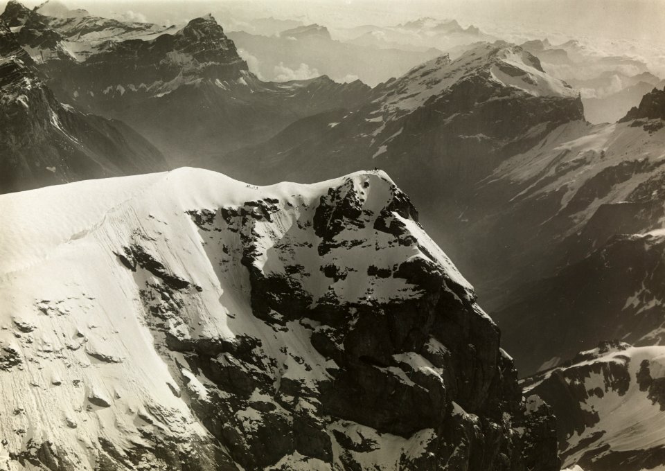 ETH-BIB-Titlis mit Bersteiger, Schlossberg, Surennenpass v. S. W. aus 3300 m-Inlandflüge-LBS MH01-004702