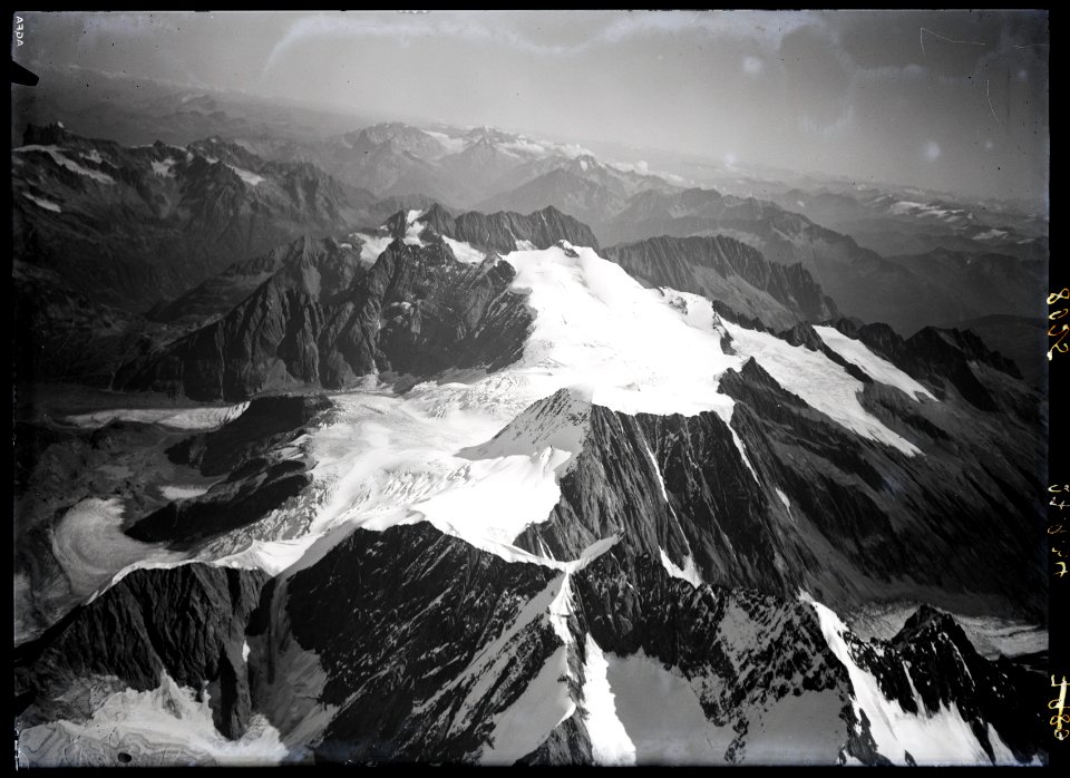 ETH-BIB-Tierberg, Sustenhorn, Tödi v. W. aus 5000 m-Inlandflüge-LBS MH01-008025