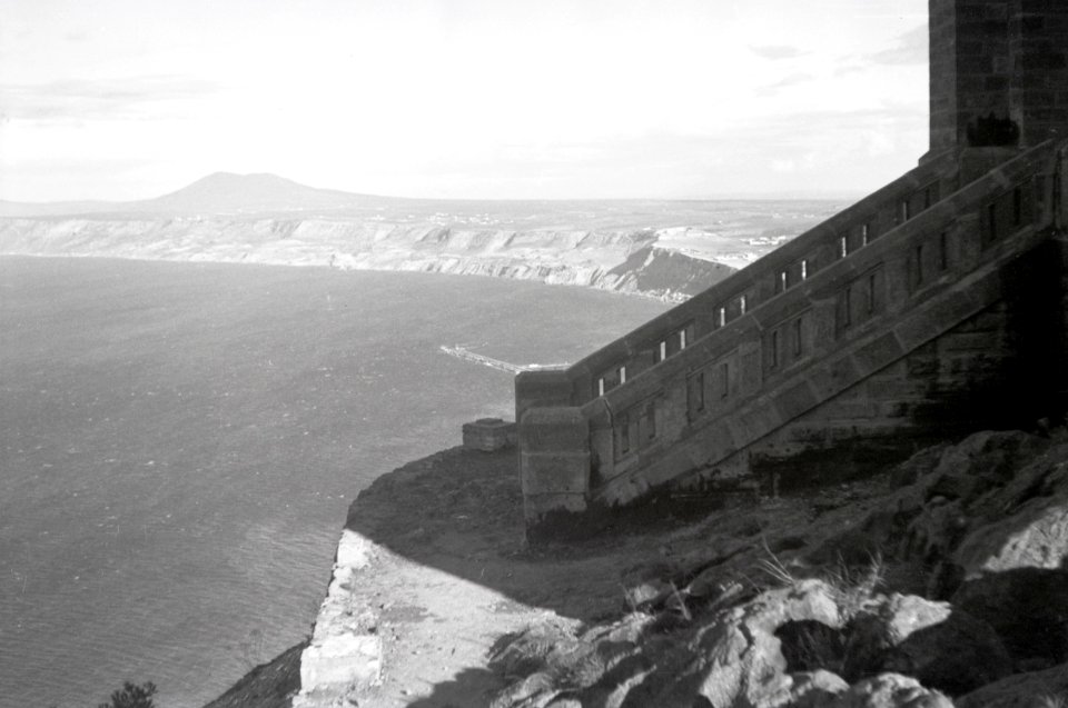 ETH-BIB-Treppe an einer Klippe bei Oran-Nordafrikaflug 1932-LBS MH02-13-0148