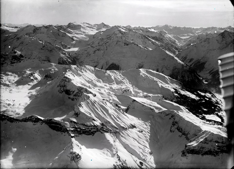 ETH-BIB-Triftgebiet, Melchseealp, Grimsel, Giebel v. N. aus 3700 m-Inlandflüge-LBS MH01-000297