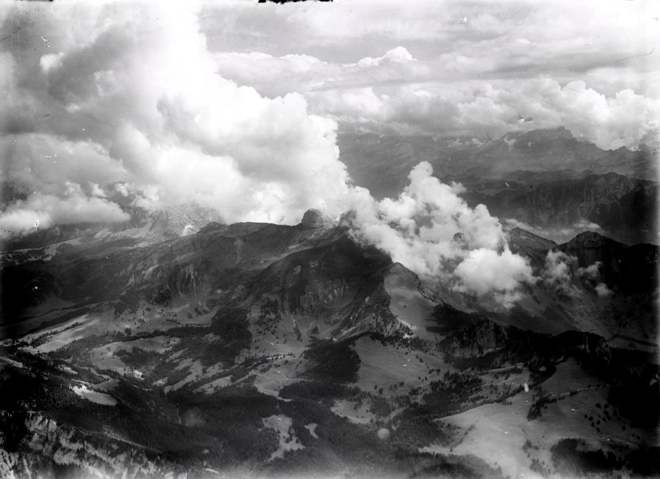 ETH-BIB-Tour d'Aï in den Wolken aus 3600 m-Inlandflüge-LBS MH01-000224