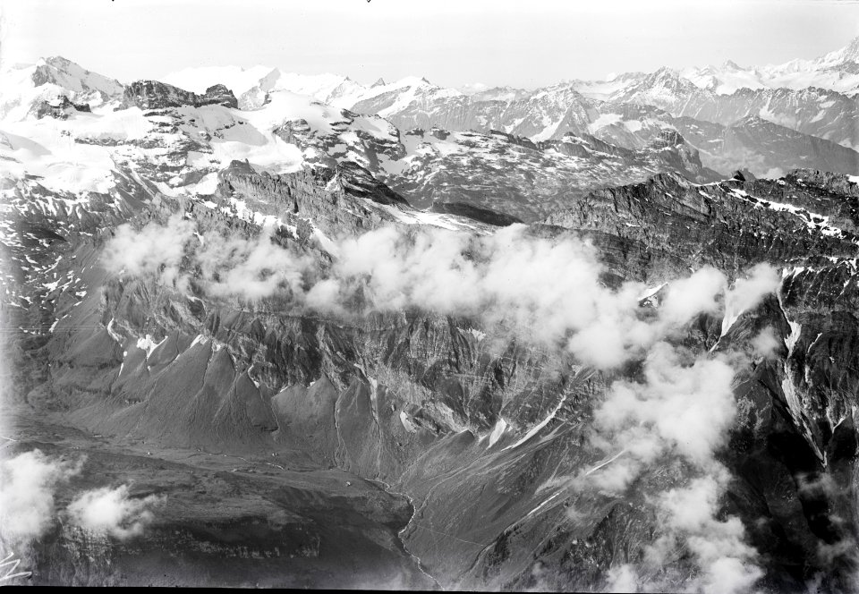 ETH-BIB-Trüebseealp Graustock, Tellistock, Berneralpen-Inlandflüge-LBS MH01-004687
