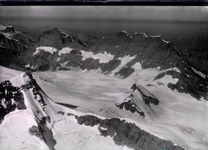 ETH-BIB-Tschingelhorn, Mutthorn, Bümlisalp Doldenhorn v. O. aus 3800 m-Inlandflüge-LBS MH01-005153