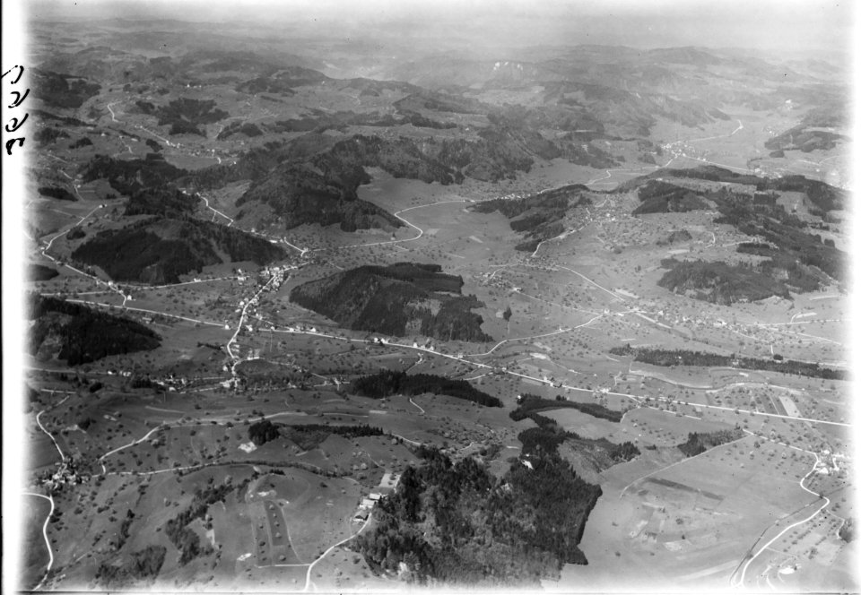 ETH-BIB-Trockental von Dussnang-Bichelsee-Turbental im nördlichen Teil des Tössberglandes, Vogelsang, Schauenberg, Bichelsee aus 1200 m-Inlandflüge-LBS MH01-002669