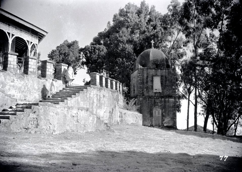 ETH-BIB-Treppe vor Gebäude, Addis Abeba-Abessinienflug 1934-LBS MH02-22-0456