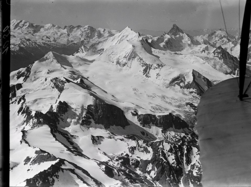 ETH-BIB-Turtmangletscher, Weisshorn, Matterhorn v. N. aus 5000 m-Inlandflüge-LBS MH01-001050