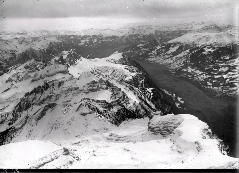 ETH-BIB-Tristenkolben, Alviergebiet, Seeztal, Rheintal v. N. aus 3200 m-Inlandflüge-LBS MH01-000355